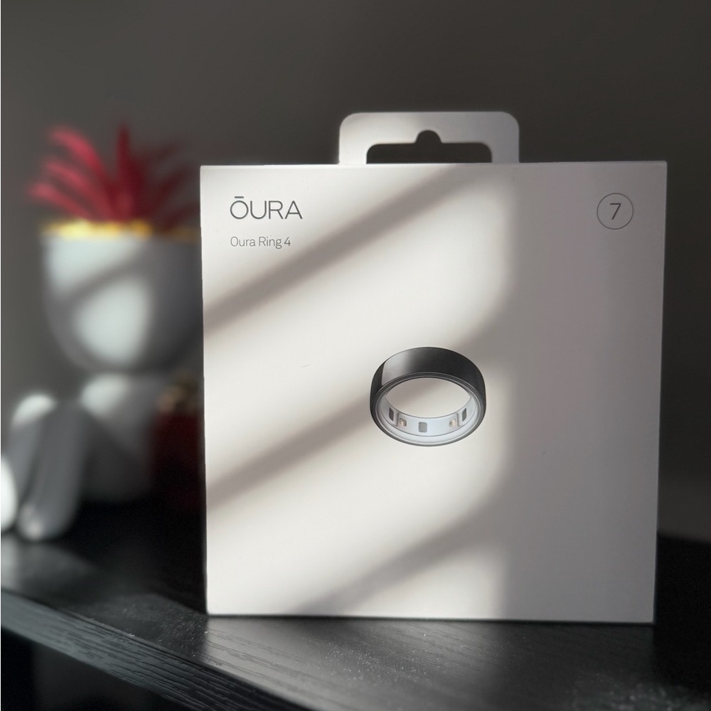 Oura Ring 4 in black size 7